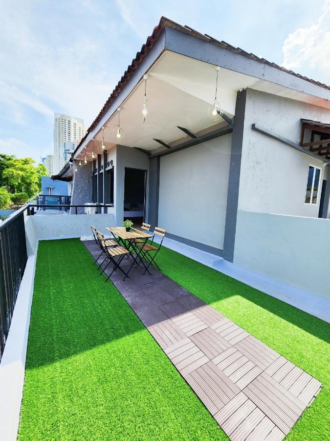 Gurney Coast Guest House By Sky Hive George Town Extérieur photo